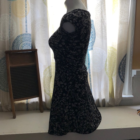 Dress - Picture 3 of 7